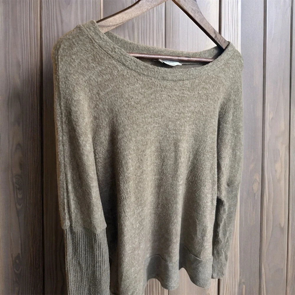 Zenana Outfitters size large